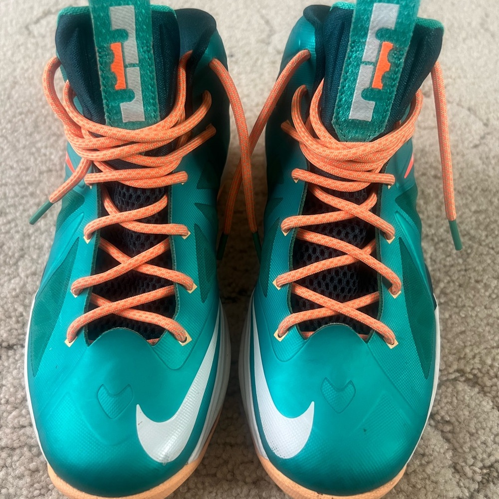 Nike LEBRON X 10 MIAMI DOLPHINS (GS) size 5.5y
